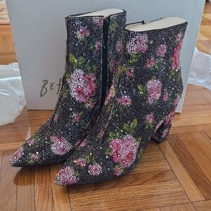Betsey Johnson Black and Pink Heeled Boots
